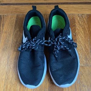 Nike women running shoes